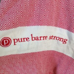 🦋 Pure Barre Red Cream Diamond Print Fringe Throw Blanket Rare